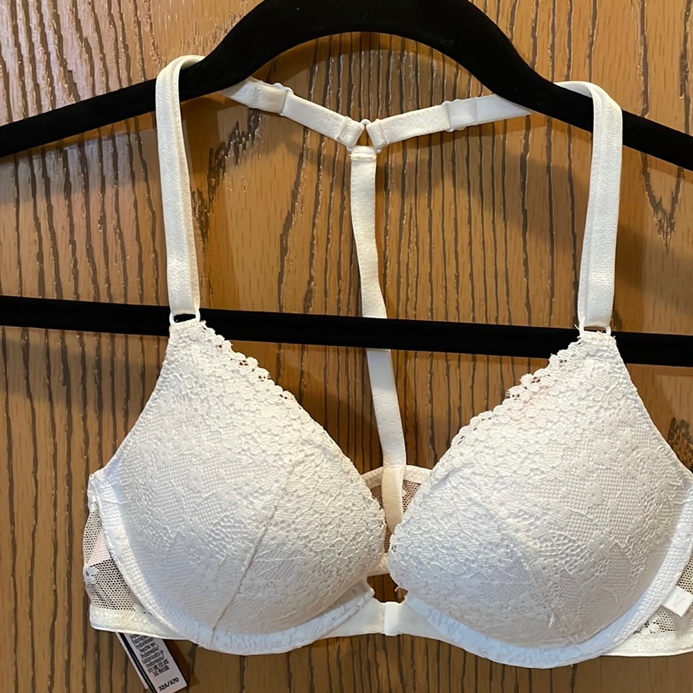 32A Victoria secret front close bra